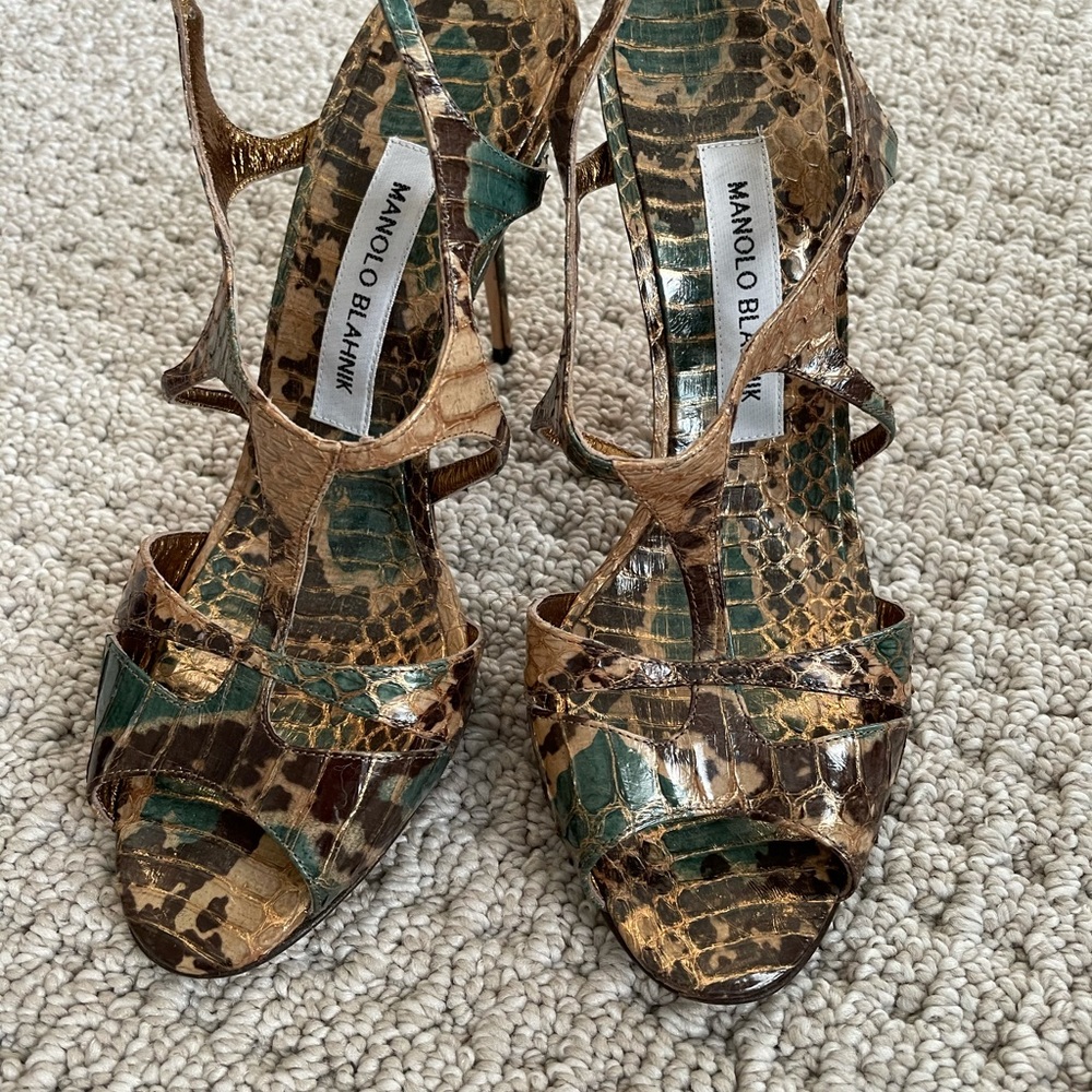 New! Manolo Blahnik strappy heels
